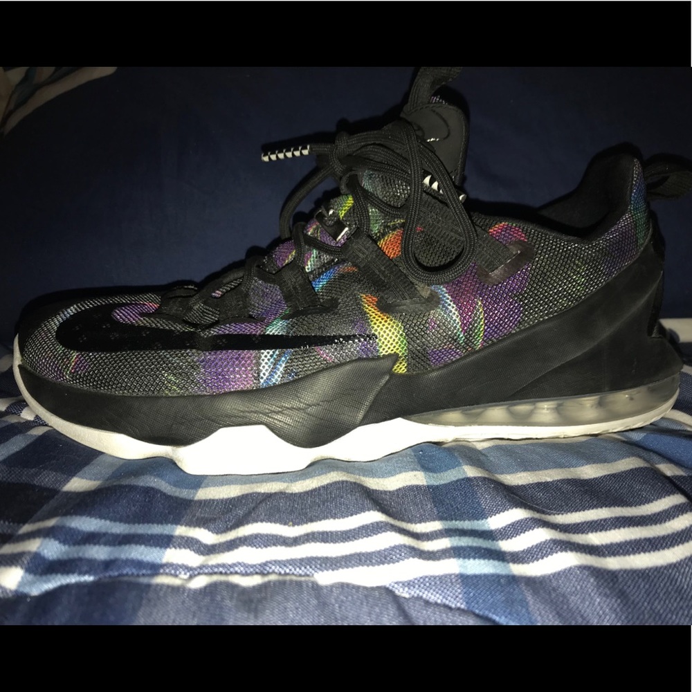 Lebron 13 low “Birds of paradise”